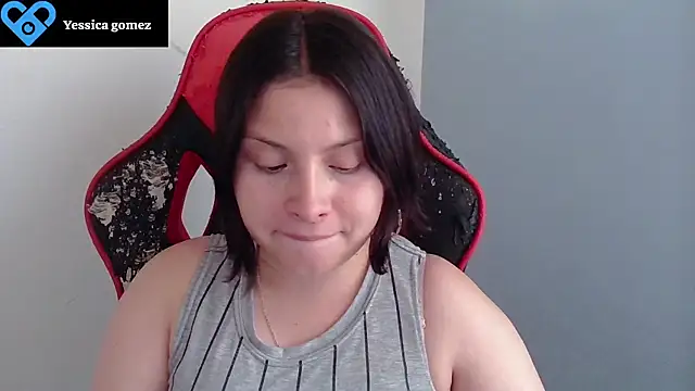 Snapshot of yessica_gomez01 chatting on June 21, 10:37 pm yessica gomez01 online show from June 21, 10:37 pm