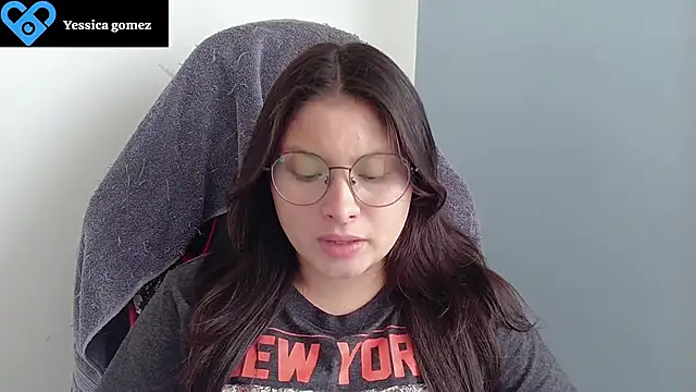 Snapshot of yessica_gomez01 chatting on June 20, 5:51 pm yessica gomez01 online show from June 20, 5:51 pm