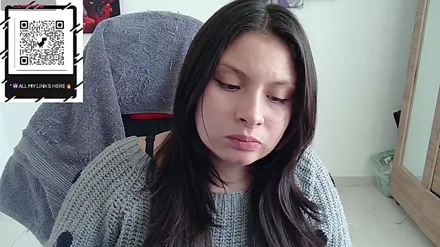 Snapshot of yessica_gomez01 chatting on June 9, 8:32 pm yessica gomez01 online show from June 9, 8:32 pm