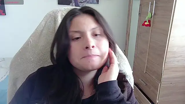 Snapshot of yessica_gomez01 chatting on June 5, 8:47 pm yessica gomez01 online show from June 5, 8:47 pm