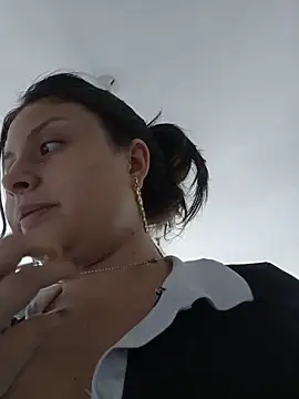 Snapshot of yessica_gomez01 chatting on June 10, 6:42 pm yessica gomez01 online show from June 10, 6:42 pm
