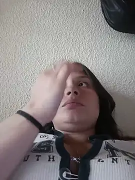 Snapshot of yessica_gomez01 chatting on June 16, 7:03 pm yessica gomez01 online show from June 16, 7:03 pm