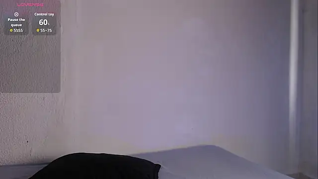 chloe bitelly  online show from February 18, 8:05 pm