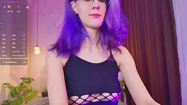 AuraLaunni online show from January 11, 8:10 am