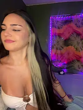 HoneybeeDiamonds online show from February 25, 6:46 am