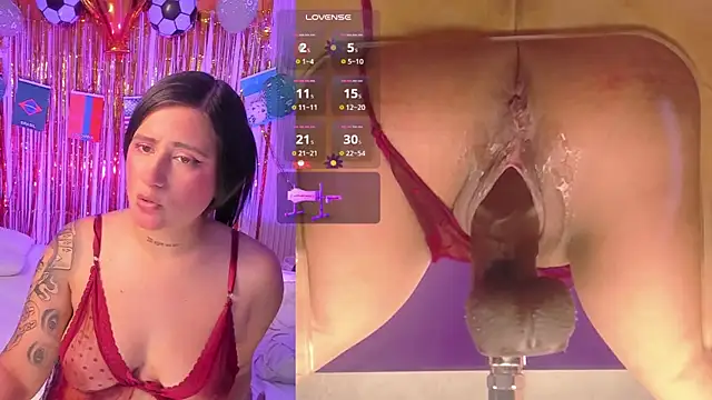 Snapshot of MelanyHolsen chatting on July 1, 8:42 pm MelanyHolsen online show from July 1, 8:42 pm