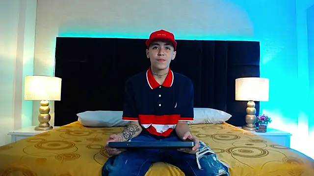 Raven Cox online show from January 11, 5:14 am