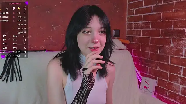 LisaBunnyy online show from February 28, 11:15 pm