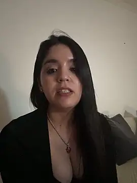 bebitas2  online show from May 6, 9:52 pm