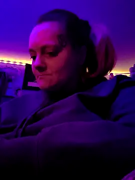 DisireAfterDark online show from February 22, 2:30 pm