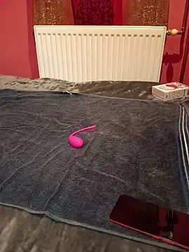 Snapshot of Masztisfiu2 chatting on February 19, 6:43 am Masztisfiu2 online show from February 19, 6:43 am