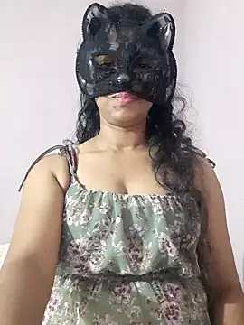 cutehotwife online show from March 25, 5:45 pm