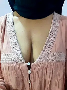 cutehotwife online show from February 28, 3:50 am