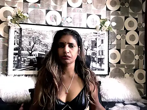 indianhoney69 online show from February 11, 10:15 am