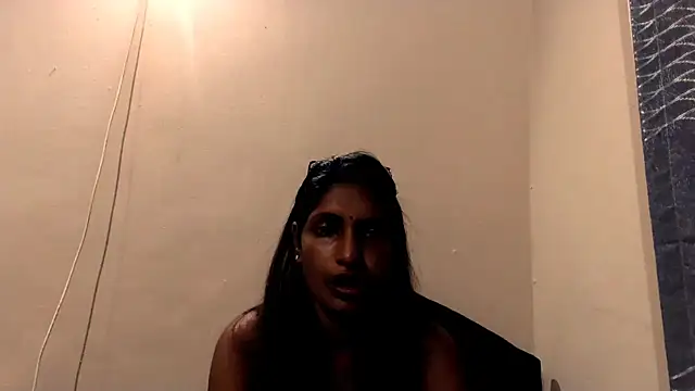 indianhoney69 online show from April 11, 6:00 pm
