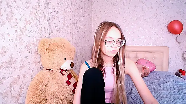 LolliStrawberry online show from March 7, 2:18 am