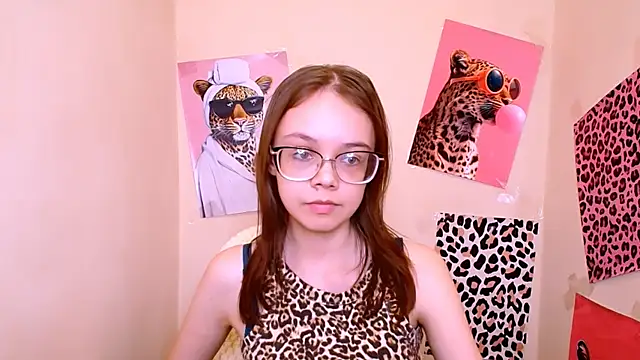 LolliStrawberry online show from April 25, 1:52 pm