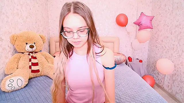 LolliStrawberry online show from March 9, 2:04 am