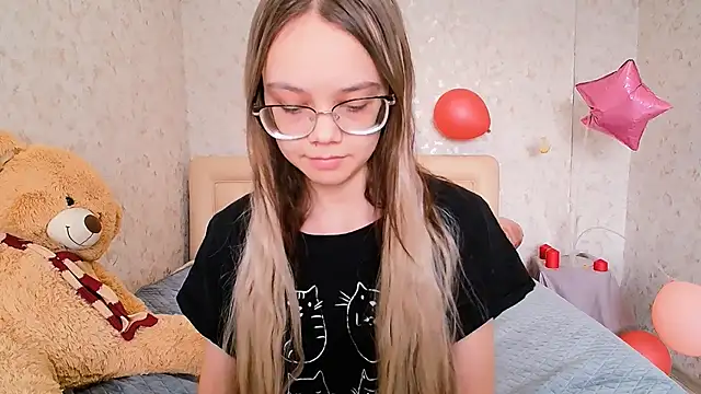 LolliStrawberry online show from March 14, 2:17 am