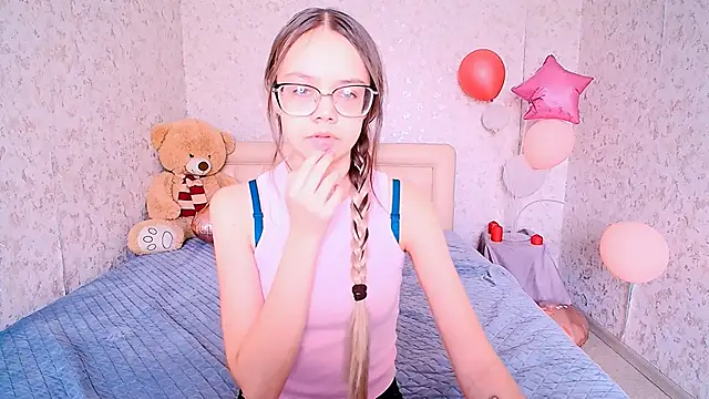 LolliStrawberry online show from March 6, 7:47 am