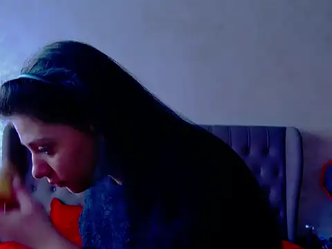 Snapshot of MaddyAllure chatting on February 22, 6:27 am MaddyAllure online show from February 22, 6:27 am