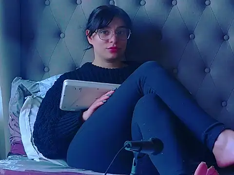 MaddyAllure online show from March 23, 9:09 am