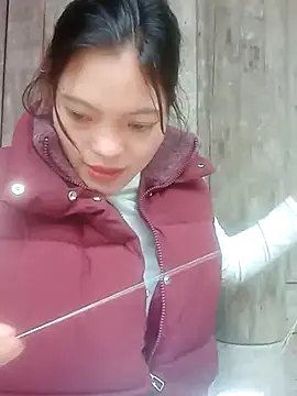 Snapshot of jjennyyy chatting on February 6, 2:18 am jjennyyy online show from February 6, 2:18 am