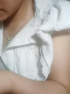 jjennyyy online show from April 22, 10:49 pm