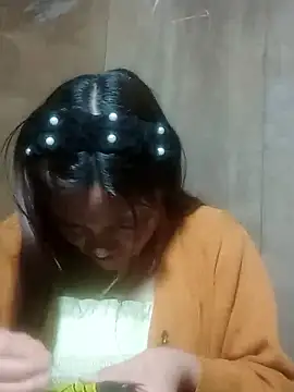 jjennyyy online show from May 3, 2:53 pm