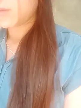 jjennyyy online show from April 9, 7:14 am