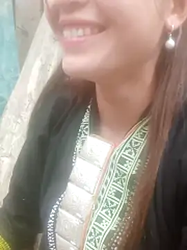 Snapshot of jjennyyy chatting on February 17, 8:33 am jjennyyy online show from February 17, 8:33 am