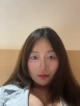 Snapshot of smile005 chatting on January 10, 12:11 pm smile005 online show from January 10, 12:11 pm