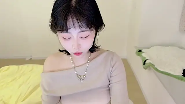 Onefiona online show from March 11, 10:42 am