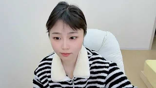 Onefiona online show from April 15, 6:52 am