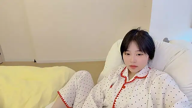 Onefiona online show from April 11, 7:45 am