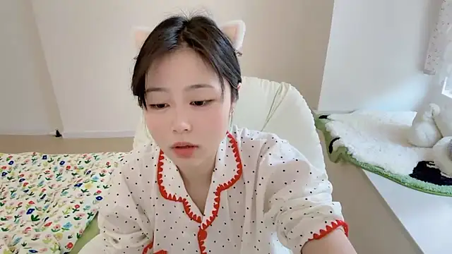 Onefiona online show from March 31, 6:15 am