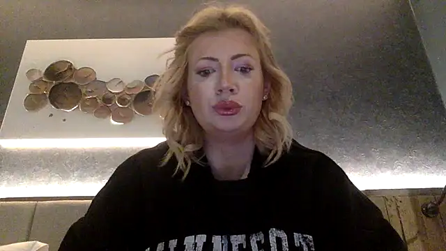 SydneyNoir online show from January 13, 8:18 am