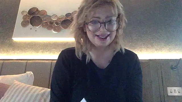 SydneyNoir online show from January 14, 8:51 am