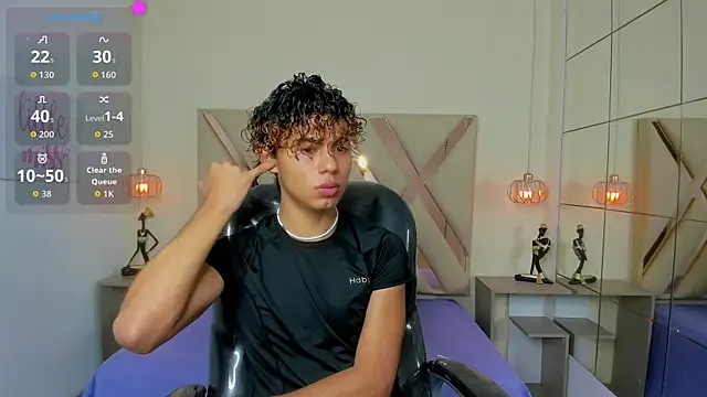 Snapshot of Anyelo_Twink chatting on June 6, 10:59 pm Anyelo Twink online show from June 6, 10:59 pm