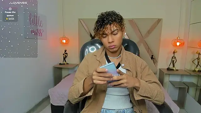 Anyelo Twink online show from March 29, 5:42 am