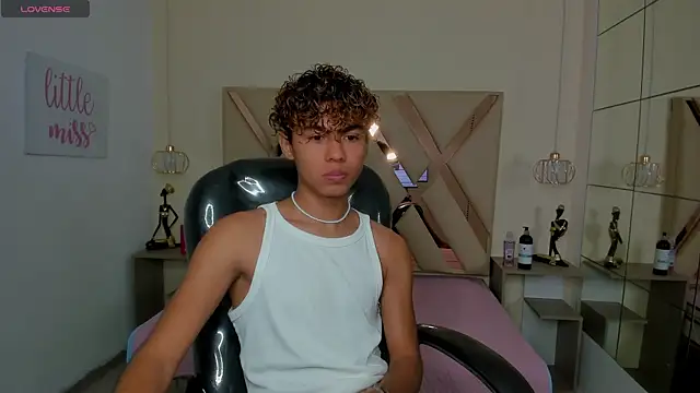 Anyelo Twink online show from May 23, 9:03 pm