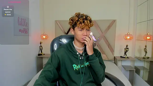 Anyelo Twink online show from April 24, 3:41 am