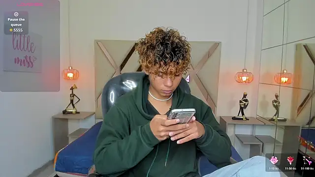 Anyelo Twink online show from May 5, 3:53 am
