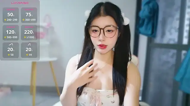 Snapshot of -XiaoYu-777 chatting on February 25, 7:41 am -XiaoYu-777 online show from February 25, 7:41 am