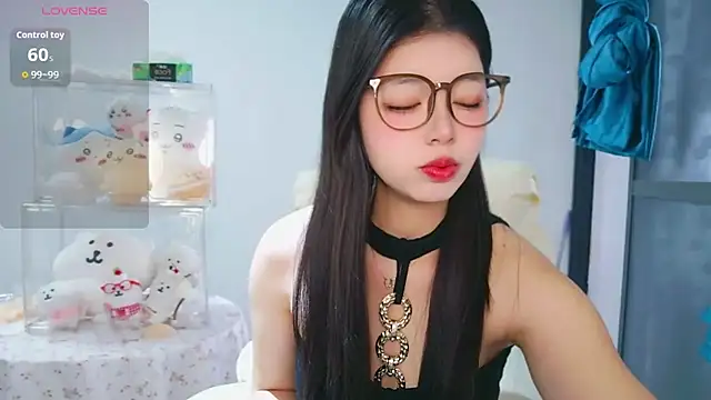 -XiaoYu-777 online show from March 5, 8:33 am