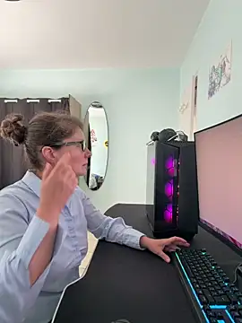 Faucettes online show from March 31, 8:38 am