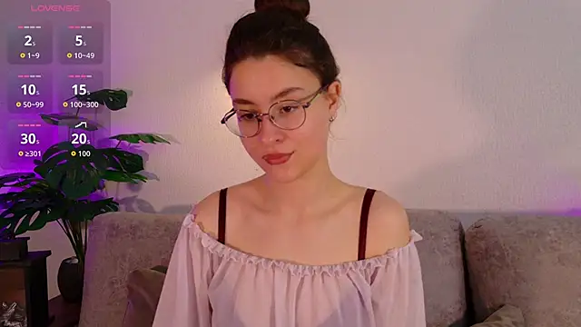 Snapshot of classy____ chatting on June 11, 4:37 pm classy online show from June 11, 4:37 pm