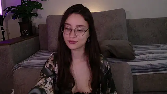 Snapshot of classy____ chatting on July 6, 3:58 pm classy online show from July 6, 3:58 pm