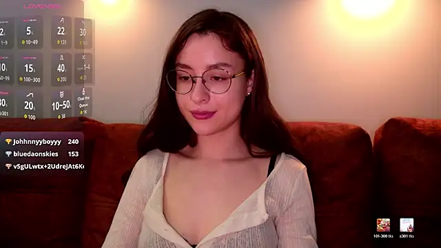Snapshot of classy____ chatting on April 19, 6:10 pm classy online show from April 19, 6:10 pm