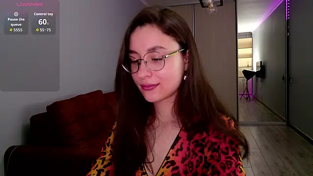 Snapshot of classy____ chatting on April 26, 1:19 pm classy online show from April 26, 1:19 pm